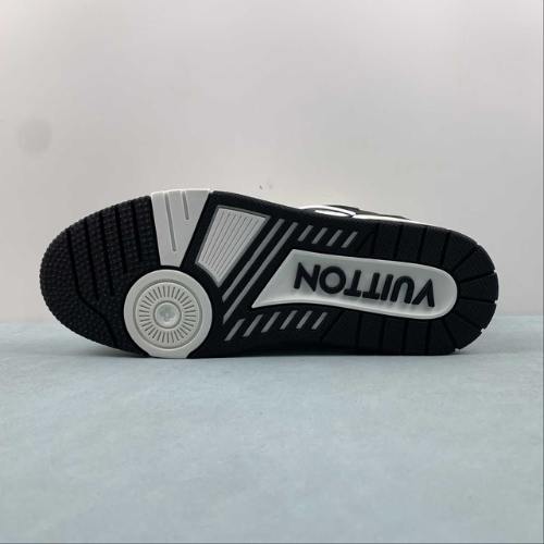 Louis Vuitton Trainer Black White