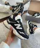 NEWBALANCE 9060 PRETO BRANCO