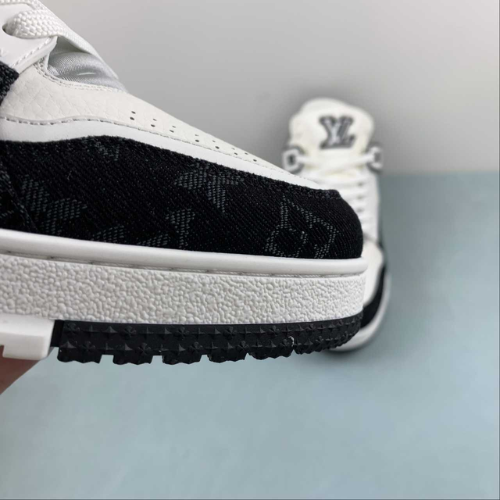 Louis Vuitton Trainer Paris White Black