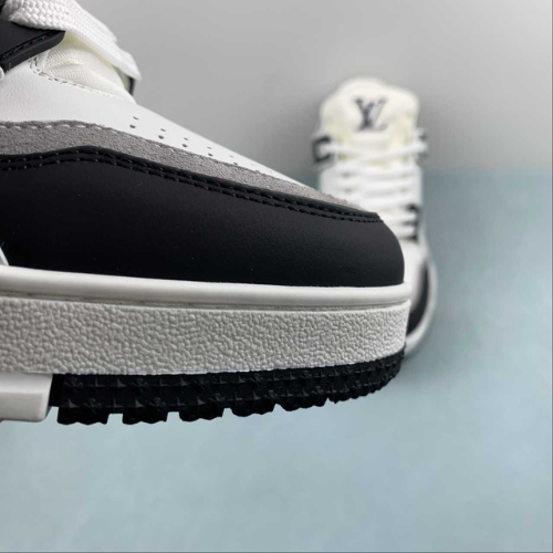 Louis Vuitton Trainer Black White