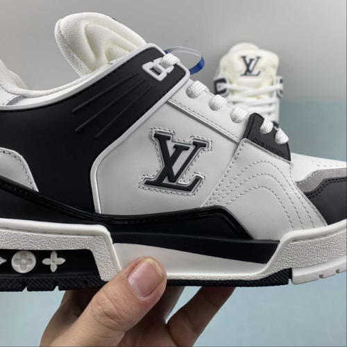 Louis Vuitton Trainer Black White
