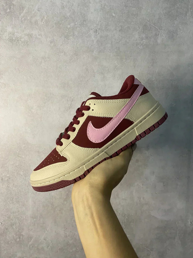 NIKE DUNK LOW VALENTINES