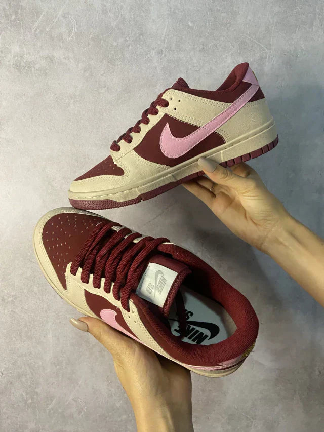 NIKE DUNK LOW VALENTINES