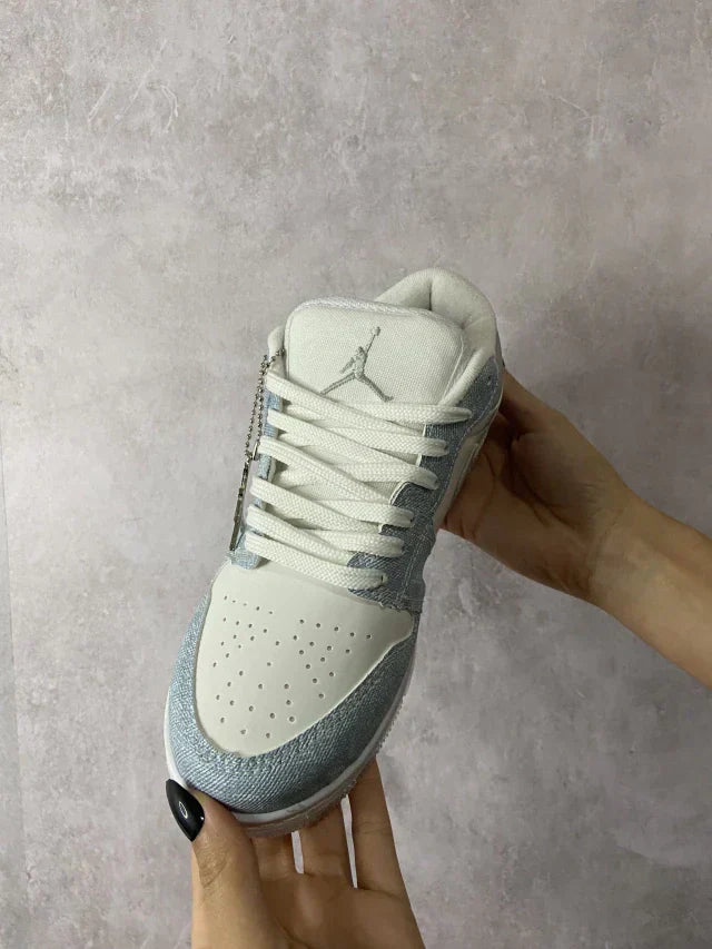 NIKE AIR JORDAN LOW CRISTAL JEANS