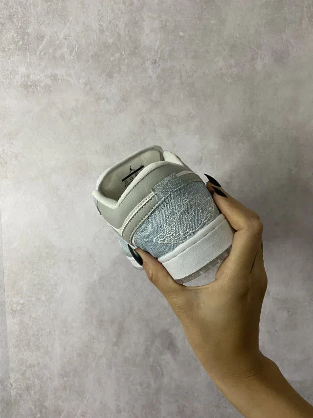 NIKE AIR JORDAN LOW CRISTAL JEANS