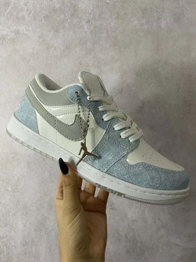 NIKE AIR JORDAN LOW CRISTAL JEANS